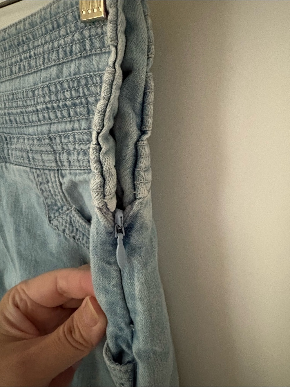 Anthropologie Light Blue Smocked Waist Denim Shorts - Size 8 - Picture 6 of 10